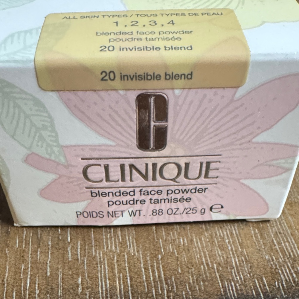 Clinique Invisible Blend Face Powder